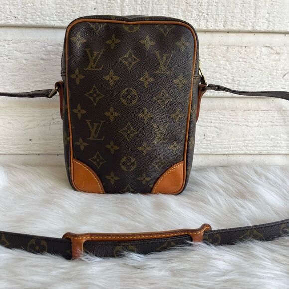 LOUIS VUITTON Amazon Amazone Camera Bag St. Cloud Crossbody Shoulder Monogram - Picture 5 of 14